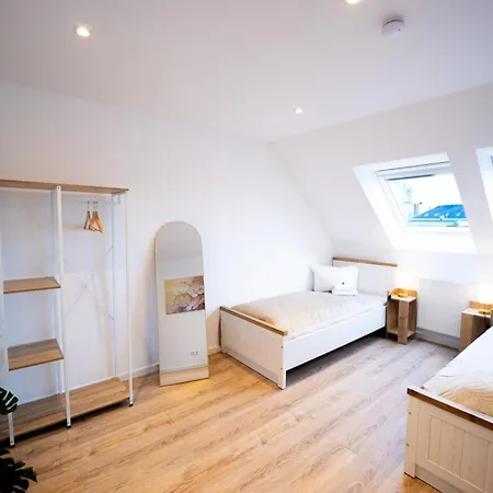 Heju - Charmanter Altbau Fuer 8 Oder 6 Appartement Lübeck