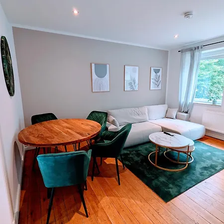 Heju - Charmanter Altbau Fuer 8 Oder 6 Lägenhet Lübeck